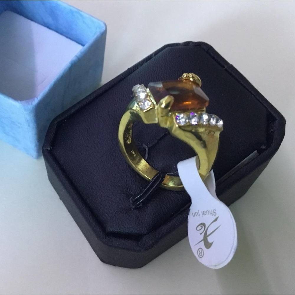 Shazé Gold Ring with Brown Gemstone